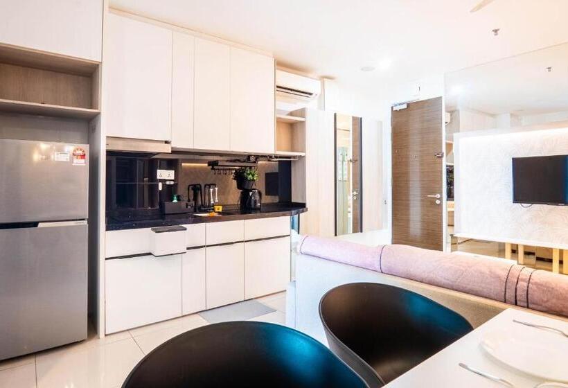 H20 Residence Ara Damansara By Airhost