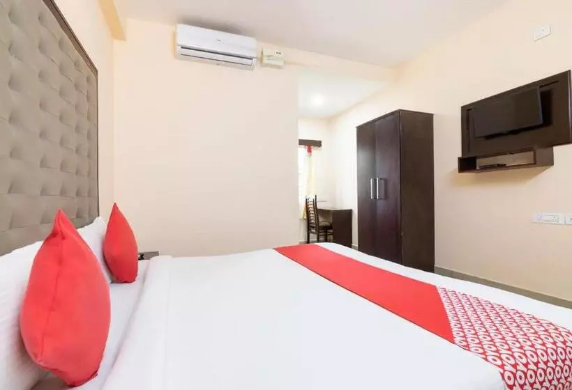 Fabhotel Leo Grand