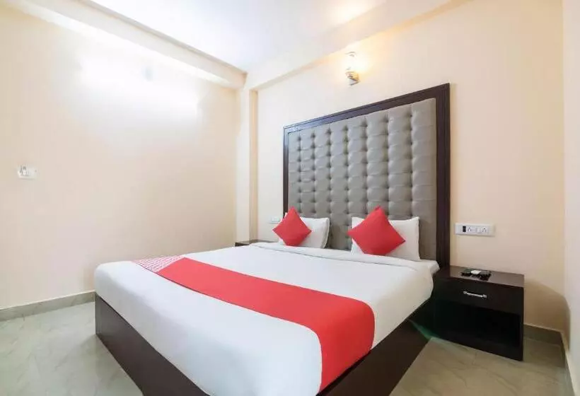Fabhotel Leo Grand