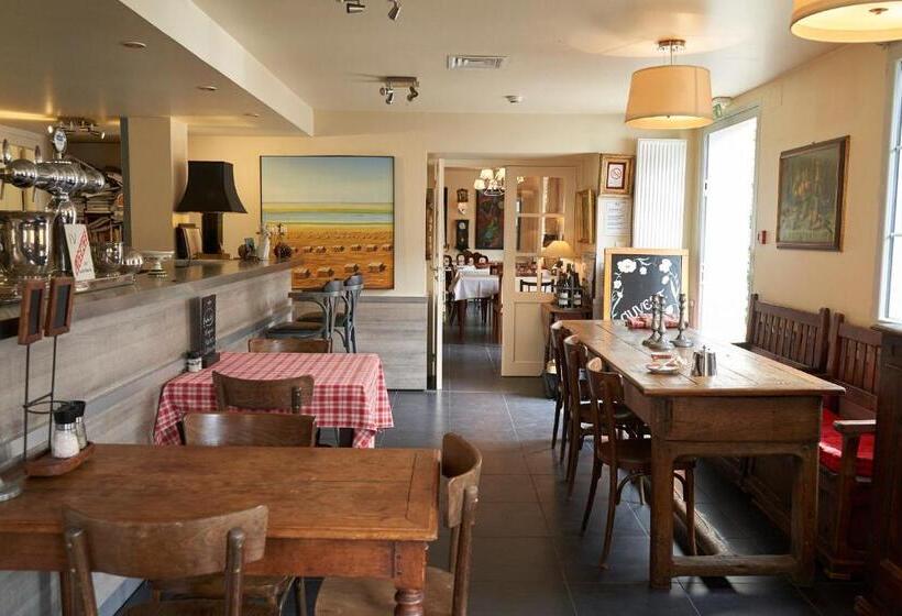 Отель Les Contes De Bruyeres