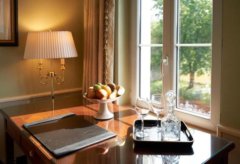 Отель Les Contes De Bruyeres