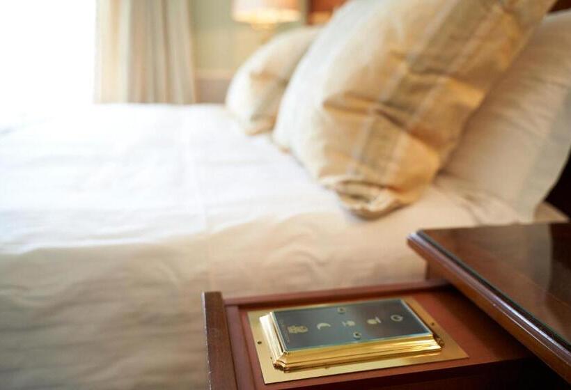 Отель Les Contes De Bruyeres