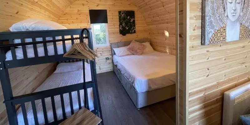 Hotelli Dog Friendly Stagecoach Glamping Pod With Hot Tub