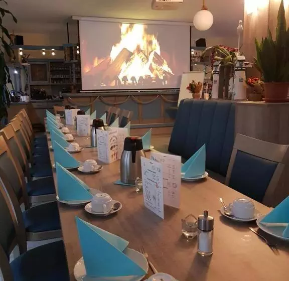 Hotelli Zum Fährhaus