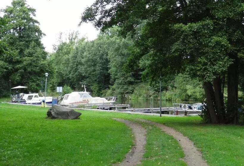 Hotelli Zum Fährhaus