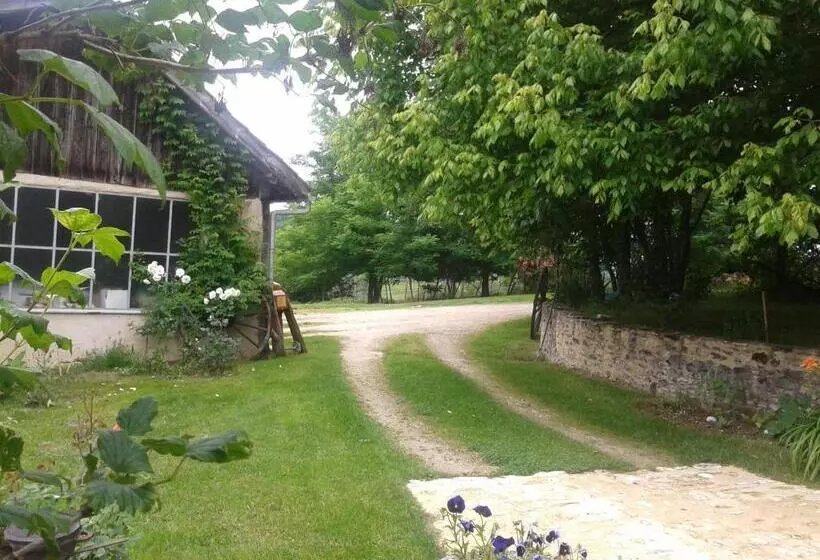 ペンション Le Chai, Gîte De Charme Avec Piscine