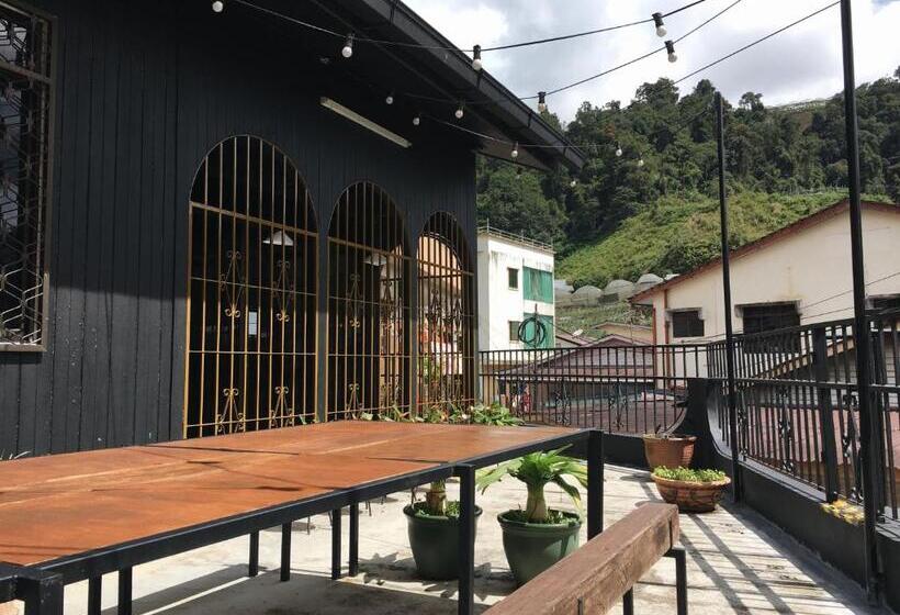 פנסיון Wogoxette Upstairs, A Private Kampung Stay In Cameron Highlands