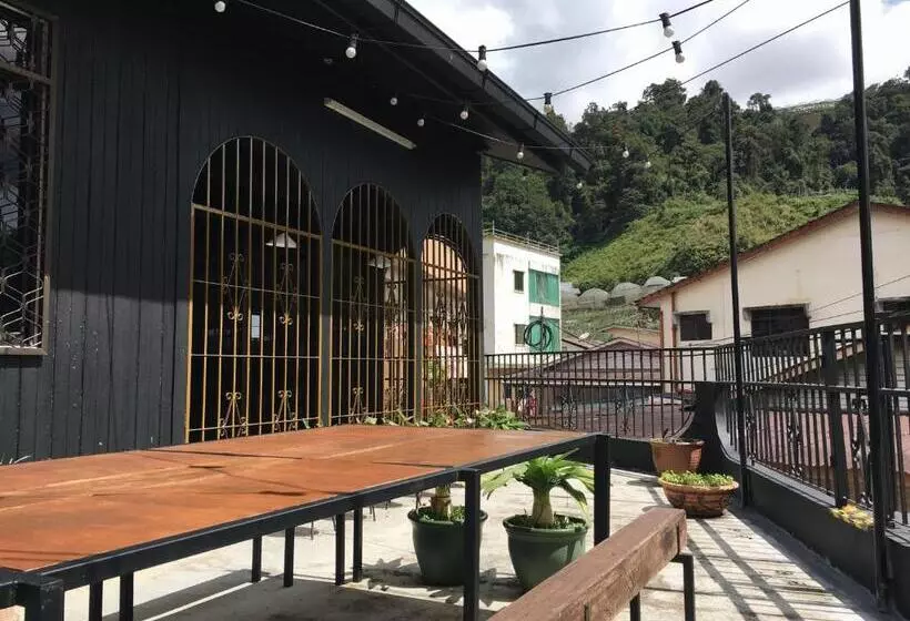 ペンション Wogoxette Upstairs, A Private Kampung Stay In Cameron Highlands