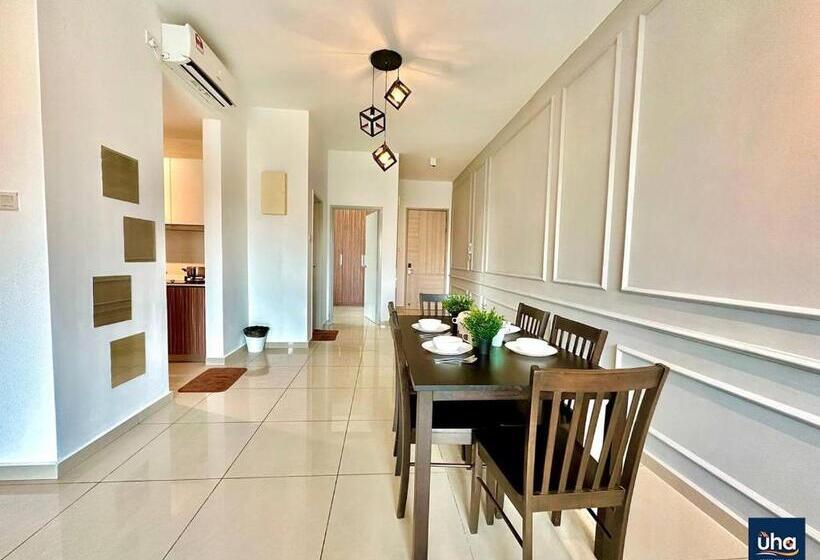 Seasons Luxury Apartment By Jk Home