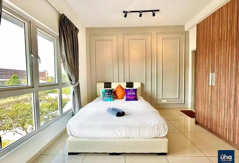 Seasons Luxury Apartment By Jk Home