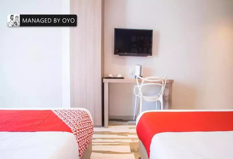 O Gs Hotels Near Strand Mall