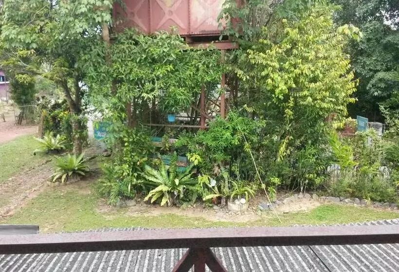 ユースホステル Fatehah Inn