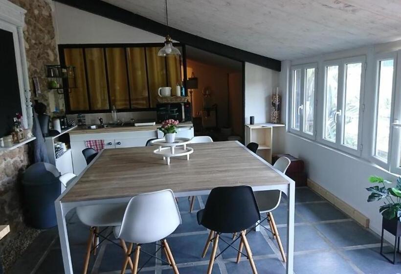 Bed and Breakfast Les Chambres Du Vau Profond