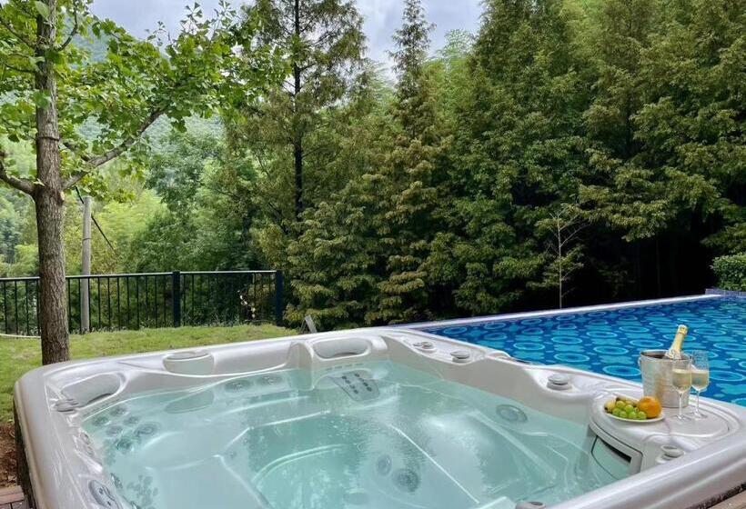 בית מלון כפרי Arcadia Resorts