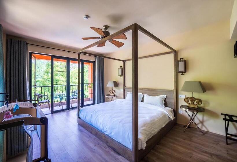 בית מלון כפרי Arcadia Resorts