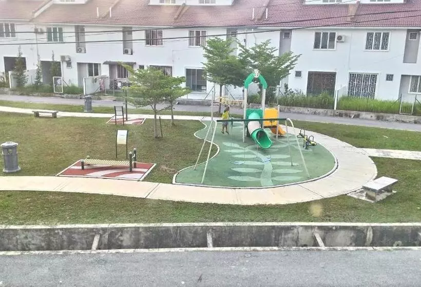 Majatalo Dillenia Nilai Homestay