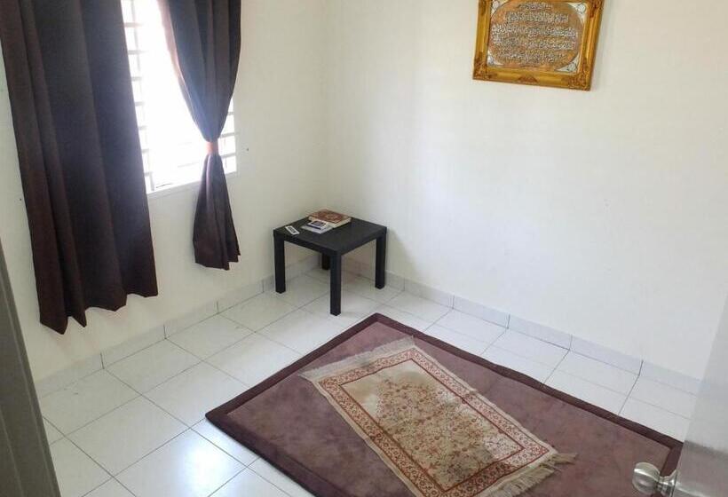 Pensão Dillenia Nilai Homestay