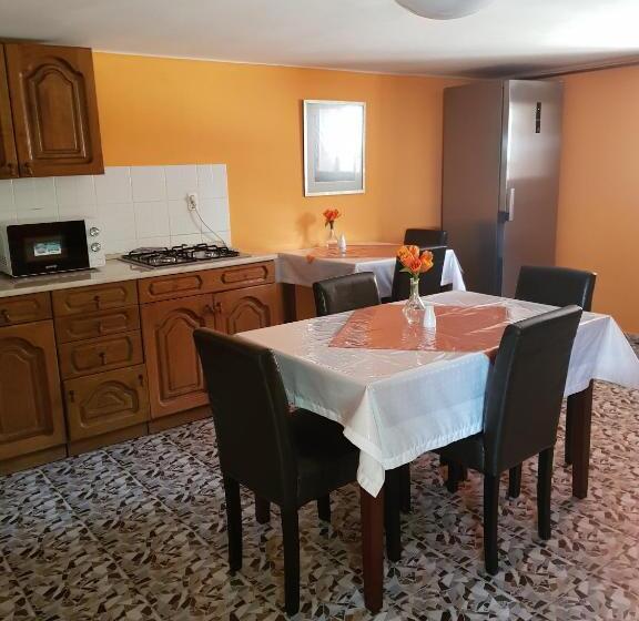 Pensionat Vincze Villa Vendégház