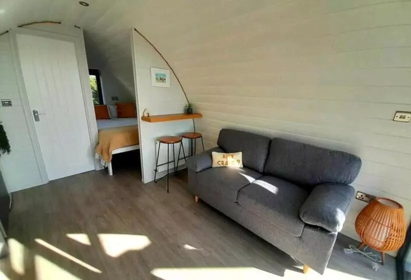 ベッドアンドブレックファースト The Nest