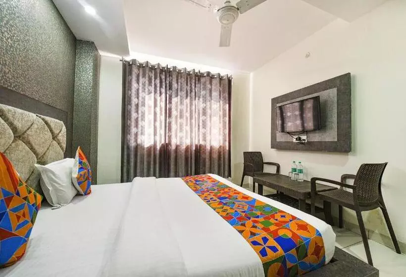 Fabhotel Green Valley