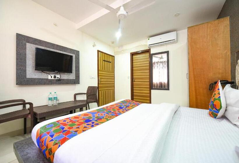 Fabhotel Green Valley