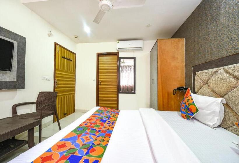 Fabhotel Green Valley