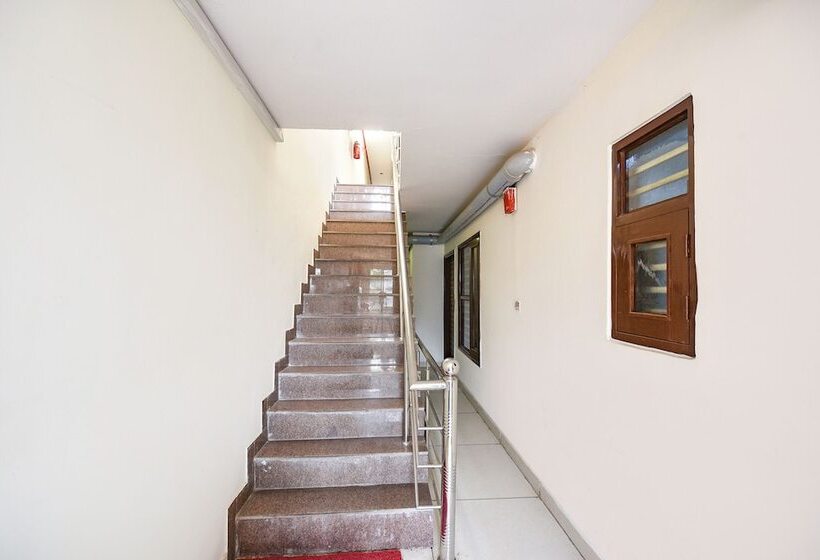 Fabhotel Green Valley