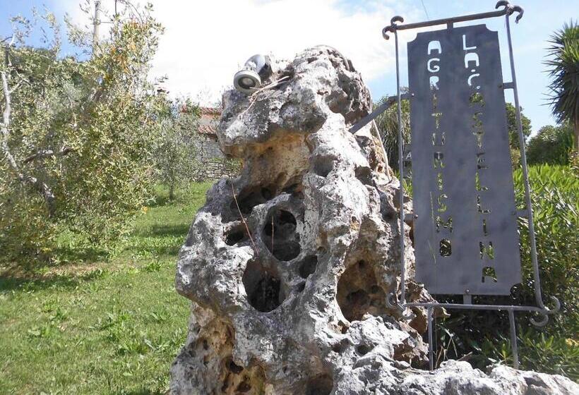 Отель Agriturismo La Castellina