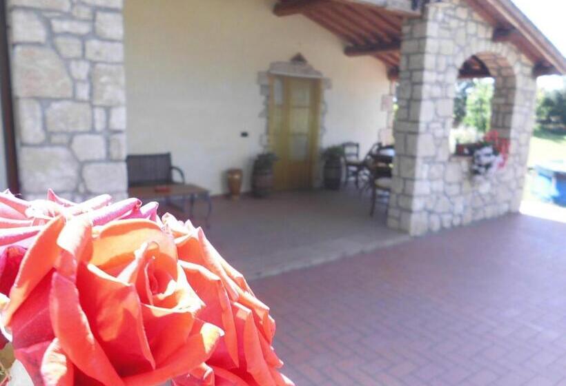 Отель Agriturismo La Castellina