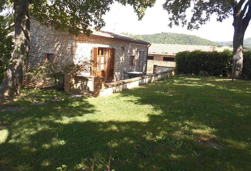 Отель Agriturismo La Castellina