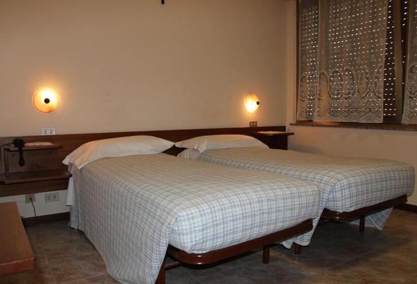 ホテル Albergo Napoleone