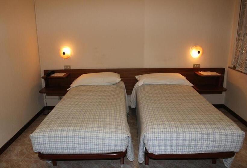 ホテル Albergo Napoleone