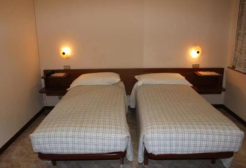 ホテル Albergo Napoleone