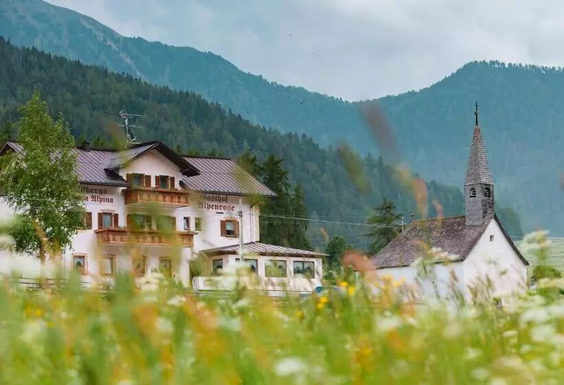 Hotelli Alpenrose