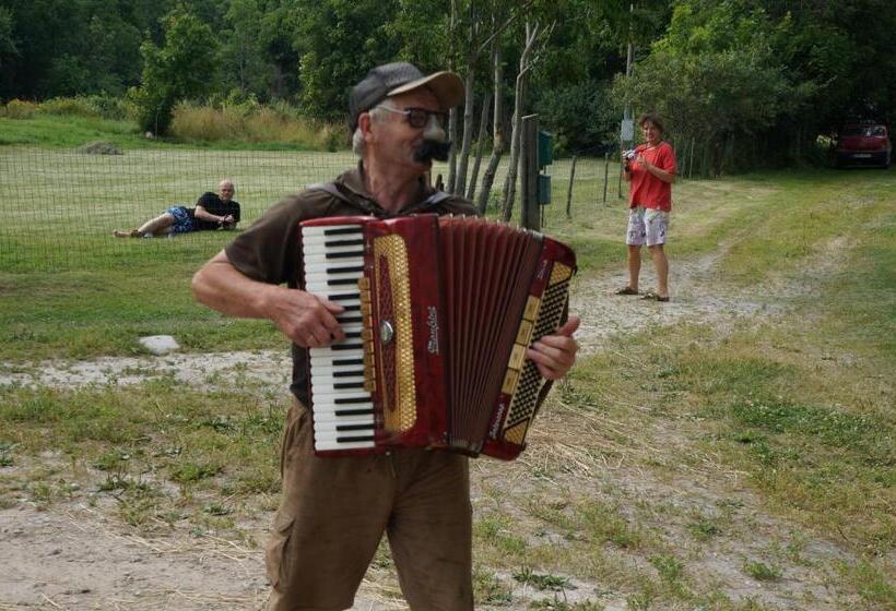 هتل Anni Tourism Farm