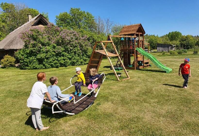 هتل Anni Tourism Farm