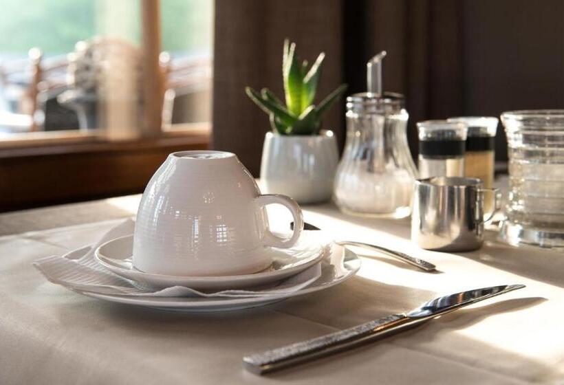 هتل Hostellerie D Inzepré