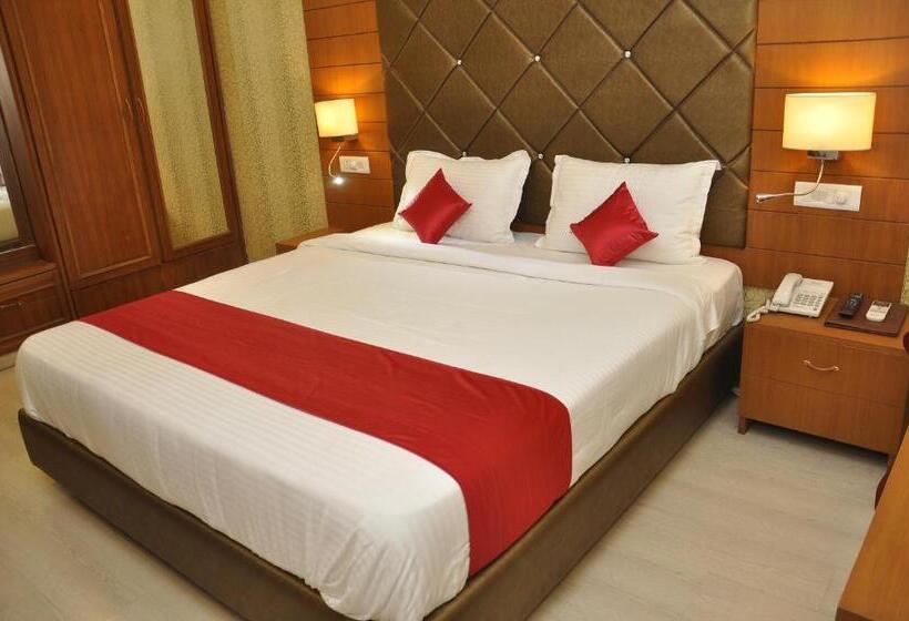 호텔 Khalsa Palace