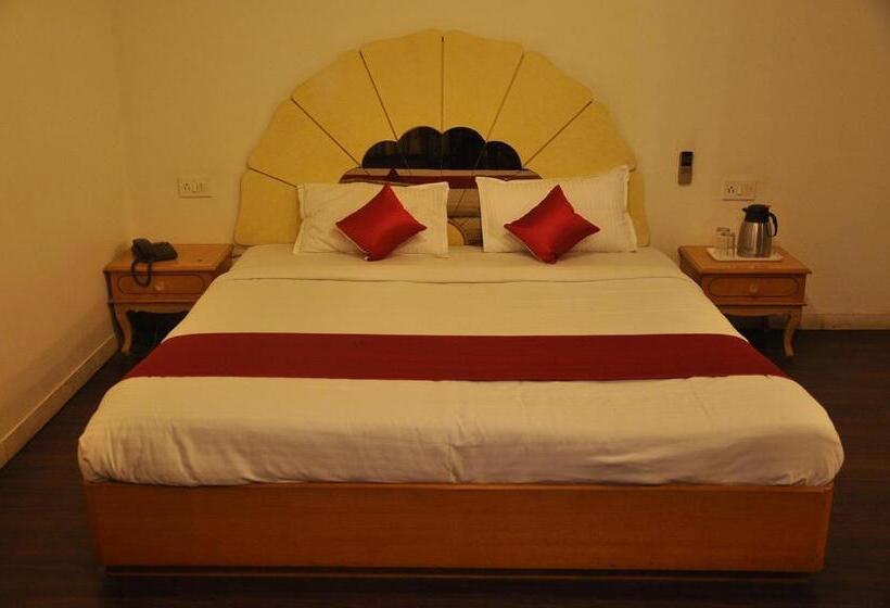 호텔 Khalsa Palace