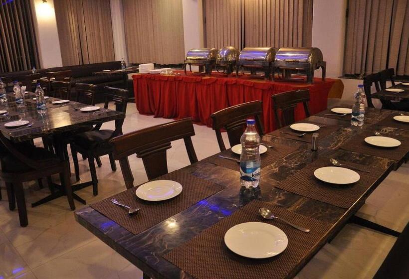 호텔 Khalsa Palace