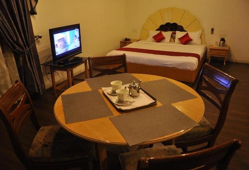 호텔 Khalsa Palace