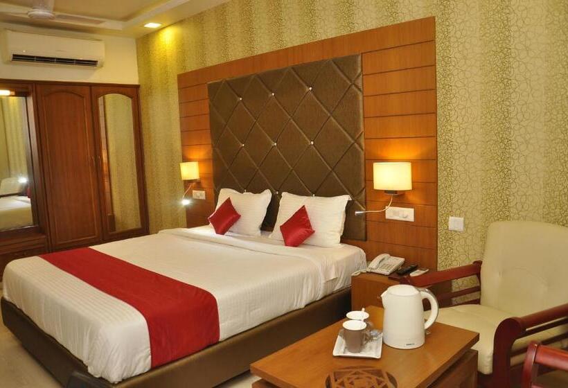 호텔 Khalsa Palace