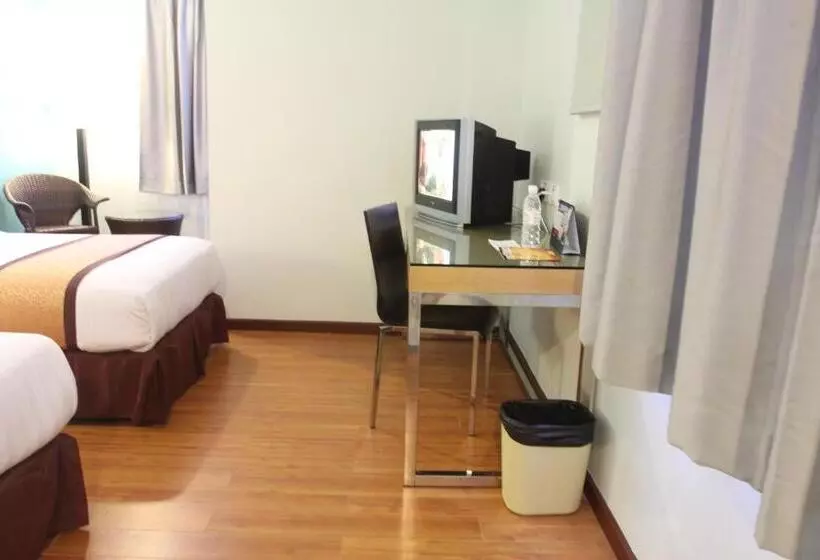 Hotelli Td Lodge Kota Belud