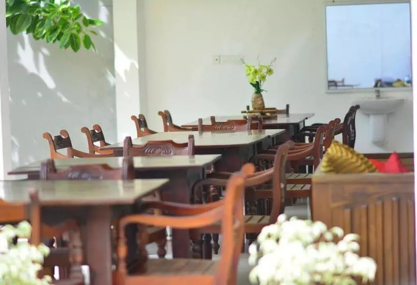 Majatalo Canberra Holidays   Mirissa