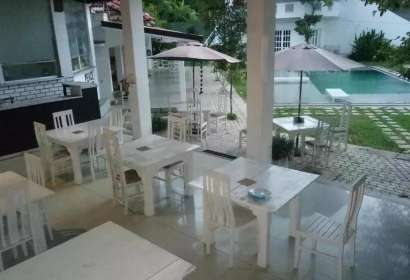 Majatalo Canberra Holidays   Mirissa