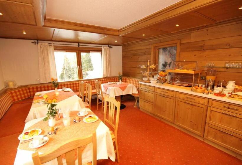 پانسیون Gästehaus Tannegg