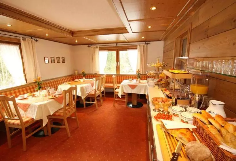 ペンション Gästehaus Tannegg