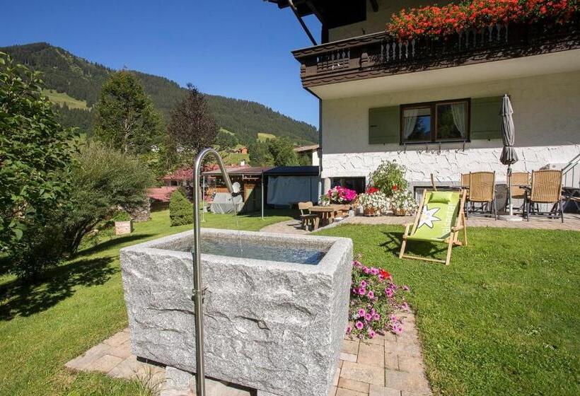 پانسیون Gästehaus Tannegg