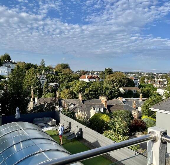 Atlantis Holiday Apartments