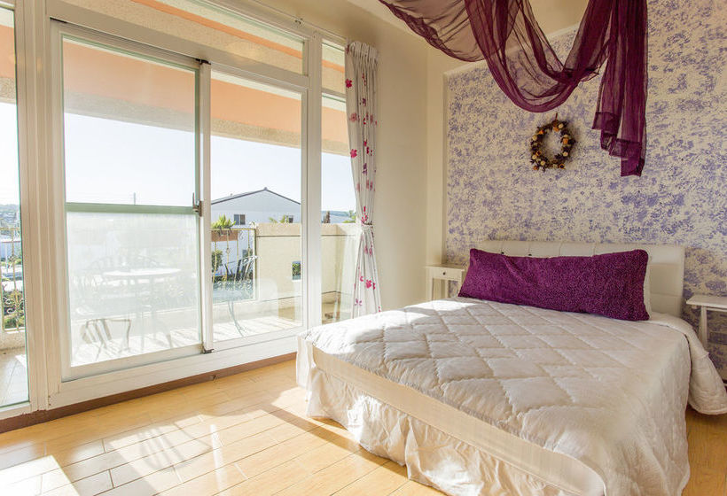 تختخواب و صبحانه Kenting Bonjour Resort